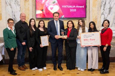 Bereits zum 6. Mal wird der VIKTUALIA-Award f&uuml;r herausragende Projekte und Ideen gegen Lebensmittelverschwendung verliehen. Herr Bundesminister Norbert Totschnig zeichnete die Gewinner-Projekte Im Marmorsaal des Regierungsgeb&auml;udes aus.
