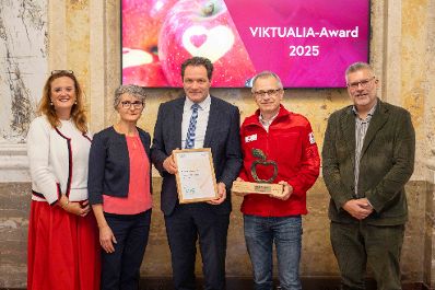 Bereits zum 6. Mal wird der VIKTUALIA-Award f&uuml;r herausragende Projekte und Ideen gegen Lebensmittelverschwendung verliehen. Herr Bundesminister Norbert Totschnig zeichnete die Gewinner-Projekte Im Marmorsaal des Regierungsgeb&auml;udes aus.
