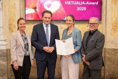 Bereits zum 6. Mal wird der VIKTUALIA-Award f&uuml;r herausragende Projekte und Ideen gegen Lebensmittelverschwendung verliehen. Herr Bundesminister Norbert Totschnig zeichnete die Gewinner-Projekte Im Marmorsaal des Regierungsgeb&auml;udes aus.