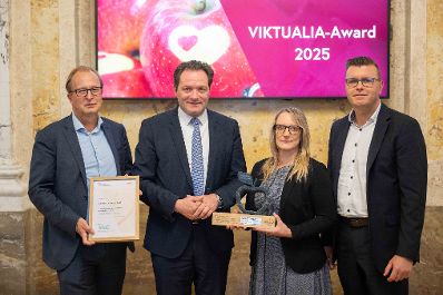 Bereits zum 6. Mal wird der VIKTUALIA-Award f&uuml;r herausragende Projekte und Ideen gegen Lebensmittelverschwendung verliehen. Herr Bundesminister Norbert Totschnig zeichnete die Gewinner-Projekte Im Marmorsaal des Regierungsgeb&auml;udes aus.