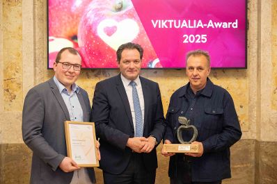 Bereits zum 6. Mal wird der VIKTUALIA-Award f&uuml;r herausragende Projekte und Ideen gegen Lebensmittelverschwendung verliehen. Herr Bundesminister Norbert Totschnig zeichnete die Gewinner-Projekte Im Marmorsaal des Regierungsgeb&auml;udes aus.