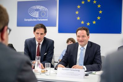 Im Vorfeld des Austrian World Summit 2025 luden Umwelt- und Klimaminister Norbert Totschnig und die Wirtschaftskammer &Ouml;sterreich zu einem exklusiven Wirtschaftsroundtable mit EU-Klimakommissar Wopke Hoekstra.