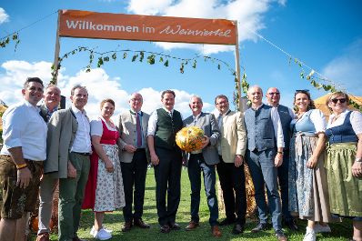 Herr Bundesminister Norbert Totschnig besuchte das ernte.dank.festival am Wiener Heldenplatz.