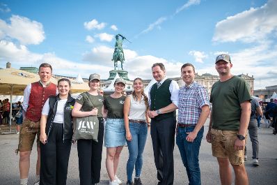 Herr Bundesminister Norbert Totschnig besuchte das ernte.dank.festival am Wiener Heldenplatz.