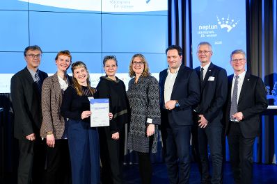 Der Neptun Staatspreis f&uuml;r Wasser ist der &ouml;sterreichische Umwelt- und Innovationspreis zu Themen rund ums Wasser. Am 20. M&auml;rz zeichnete Bundesminister Norbert Totschnig die Preistr&auml;gerinnen und Preistr&auml;ger aus. Im Bild: WasserKREATIV Platz 1 &ndash; wellenklaenge (Festival f&uuml;r zeitgen&ouml;ssische Str&ouml;mungen in Lunz am See)