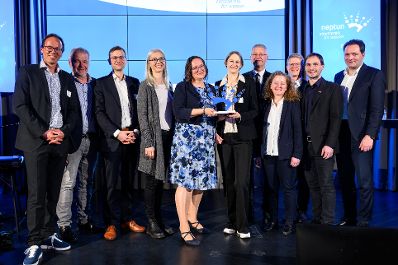 Der Neptun Staatspreis f&uuml;r Wasser ist der &ouml;sterreichische Umwelt- und Innovationspreis zu Themen rund ums Wasser. Am 20. M&auml;rz zeichnete Bundesminister Norbert Totschnig die Preistr&auml;gerinnen und Preistr&auml;ger aus. Im Bild: Publikumspreis - &bdquo;Let&rsquo;s flow together!&ldquo; (Aktionstage an der Mur)