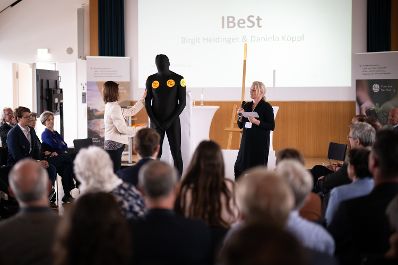 Die Forschungsprogramme des BMLUK standen im Fokus des diesj&auml;hrigen Tages der Ressortforschung am 5. Mai 2025. Unter dem Motto &bdquo;Forschung wirkt!&ldquo; wurde der Bogen von den aktuellen Herausforderungen in die Zukunft der Ressortforschung gespannt.