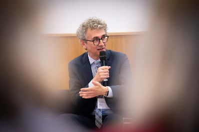 Die Forschungsprogramme des BMLUK standen im Fokus des diesj&auml;hrigen Tages der Ressortforschung am 5. Mai 2025. Unter dem Motto &bdquo;Forschung wirkt!&ldquo; wurde der Bogen von den aktuellen Herausforderungen in die Zukunft der Ressortforschung gespannt.