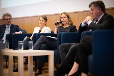 Die Forschungsprogramme des BMLUK standen im Fokus des diesj&auml;hrigen Tages der Ressortforschung am 5. Mai 2025. Unter dem Motto &bdquo;Forschung wirkt!&ldquo; wurde der Bogen von den aktuellen Herausforderungen in die Zukunft der Ressortforschung gespannt.