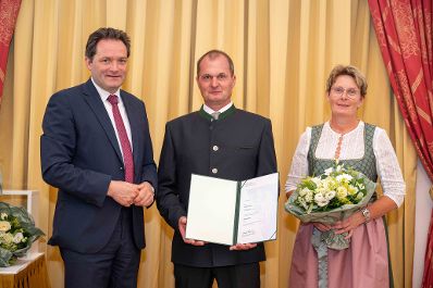 Herr Bundesminister Totschnig bei der Verleihung des Berufstitel &quot;&Ouml;konomierat&quot; im Palais Coburg.
