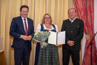 Herr Bundesminister Totschnig bei der Verleihung des Berufstitel &quot;&Ouml;konomierat&quot; im Palais Coburg.