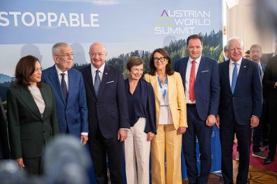 Rund 1.500 Menschen aus aller Welt besuchen den Klimagipfel, um gemeinsam an L&ouml;sungen f&uuml;r eine klimafreundliche Zukunft zu arbeiten. Etwa 40 Redner und Rednerinnen aus Politik, Wirtschaft und Gesellschaft nehmen insgesamt teil - darunter auch Herr Bundesminister Norbert Totschnig.