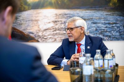 Das internationale rote Kreuz bei einem Arbeitsbesuch bei HBM Totschnig