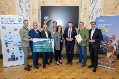 Der 2024 erstmals vergebene "CliA", der &Ouml;sterreichische Staatspreis f&uuml;r Klimawandelanpassung, ist am Donnerstag wieder verliehen worden. Zu den heutigen Gewinnern z&auml;hlten konkrete Ma&szlig;nahmen gegen Hochwasser und Hitze, betriebliche Strategien und auch innovative Forschungsprojekte aus Nieder&ouml;sterreich, der Steiermark, Ober&ouml;sterreich, Salzburg, Wien und Vorarlberg.