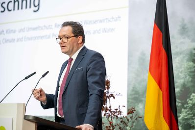 HBM Totschnig beim EU-Symposium des Deutschen Forstwirtschaftsrates im Rahmen der Gr&uuml;nen Woche in Berlin