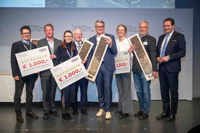 Bodenschutz als Zukunftsaufgabe: Bundesminister Norbert Totschnig zeichnete im Rahmen des ERDREICH-Preis 2026 Pionierprojekte aus.