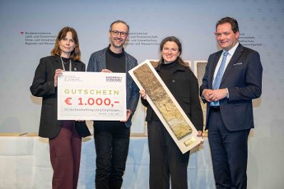 Bodenschutz als Zukunftsaufgabe: Bundesminister Norbert Totschnig zeichnete im Rahmen des ERDREICH-Preis 2026 Pionierprojekte aus.