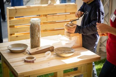 Das GENUSS-FESTIVAL bringt von 8. bis 10. Mai &Ouml;sterreichs kulinarische Vielfalt in den Wiener Stadtpark. Mehr als 100 b&auml;uerliche Direktvermarktungsbetriebe, Lebensmittelmanufakturen und Gastronomiebetriebe pr&auml;sentieren regionale Spezialit&auml;ten aus allen AMA GENUSS REGIONEN.