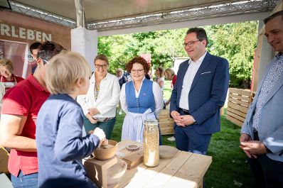 Das GENUSS-FESTIVAL bringt von 8. bis 10. Mai &Ouml;sterreichs kulinarische Vielfalt in den Wiener Stadtpark. Mehr als 100 b&auml;uerliche Direktvermarktungsbetriebe, Lebensmittelmanufakturen und Gastronomiebetriebe pr&auml;sentieren regionale Spezialit&auml;ten aus allen AMA GENUSS REGIONEN.