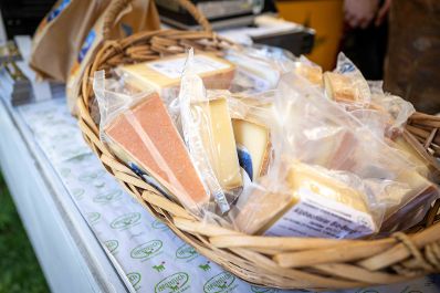 Das GENUSS-FESTIVAL bringt von 8. bis 10. Mai &Ouml;sterreichs kulinarische Vielfalt in den Wiener Stadtpark. Mehr als 100 b&auml;uerliche Direktvermarktungsbetriebe, Lebensmittelmanufakturen und Gastronomiebetriebe pr&auml;sentieren regionale Spezialit&auml;ten aus allen AMA GENUSS REGIONEN.