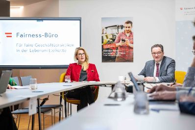 Faire Wettbewerbsbedingungen sind die zentrale Grundlage f&uuml;r eine stabile Lebensmittelversorgung. Das Landwirtschaftsministerium hat deshalb 2022 das, weisungsfreie Fairness-B&uuml;ro eingerichtet. Der Jahresbericht 2025 zeigt, dass rund 500 F&auml;lle bearbeitet wurden.
