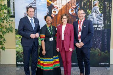 Der COLI Global Summit 2026 soll die Zusammenarbeit zwischen Regierungen, internationalen Organisationen, Wissenschaft und Wirtschaft vertiefen, um nachhaltige bio&ouml;konomische Strategien global zu verbreiten und umzusetzen.