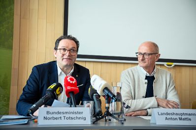 Bundesminister Norbert Totschnig und Landeshauptmann Anton Mattle: &Ouml;sterreich startet bundesweites Monitoring f&uuml;r Bergst&uuml;rze und Gro&szlig;rutschungen.