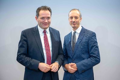 BM Totschnig und SC Schneider stellten die Entwicklung der Treibhausgasemissionen des Jahres 2024 vor