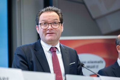 Bei der Pressekonferenz Her mit Leer II wurde auf die richtige Entsorgung von Batterien in ihren verschiedensten Formen hingewiesen. Das dient zum einen dem Umweltschutz, zum anderen auch der Sicherheit, weil eine richtige Entsorgung von Batterien auch Br&auml;nden vorbeugt.