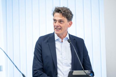 Bei der Pressekonferenz "Wirtschaftsfaktoren Wald und Holz" wurde die Studie des Forschungsinstituts Econmove pr&auml;sentiert.