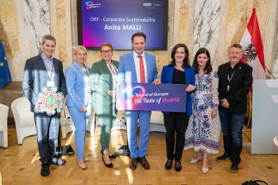 Im Rahmen des Eurovision Song Contest lud Bundesminister Norbert Totschnig zum Side-Event &bdquo;The Sound of Europe, the Taste of Austria&ldquo; ins Landwirtschaftsministerium am Stubenring internationale G&auml;ste sowie Delegationen der teilnehmenden Nationen ein.