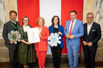 Im Rahmen des Eurovision Song Contest lud Bundesminister Norbert Totschnig zum Side-Event &bdquo;The Sound of Europe, the Taste of Austria&ldquo; ins Landwirtschaftsministerium am Stubenring internationale G&auml;ste sowie Delegationen der teilnehmenden Nationen ein.
