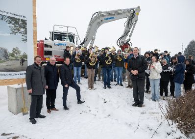 Landwirtschaftsminister Norbert Totschnig und Nieder&ouml;sterreichs Landeshauptfrau-Stellvertreter Stephan Pernkopf nahmen am Montag, den 16. Februar 2026, den Spatenstich f&uuml;r das neue Geb&auml;ude am Schulgel&auml;nde vor.