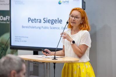 Unter dem Motto &bdquo;Forschung, die ankommt&ldquo; diskutierten Expertinnen und Experten aus Wissenschaft, Verwaltung, Medien und Praxis in der Wiener Urania &uuml;ber die Bedeutung von Wissenschaftskommunikation, Wissenstransfer und den Dialog mit der Gesellschaft.