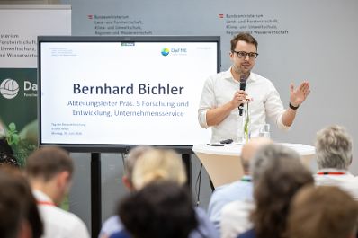 Unter dem Motto &bdquo;Forschung, die ankommt&ldquo; diskutierten Expertinnen und Experten aus Wissenschaft, Verwaltung, Medien und Praxis in der Wiener Urania &uuml;ber die Bedeutung von Wissenschaftskommunikation, Wissenstransfer und den Dialog mit der Gesellschaft.