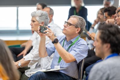 Unter dem Motto &bdquo;Forschung, die ankommt&ldquo; diskutierten Expertinnen und Experten aus Wissenschaft, Verwaltung, Medien und Praxis in der Wiener Urania &uuml;ber die Bedeutung von Wissenschaftskommunikation, Wissenstransfer und den Dialog mit der Gesellschaft.