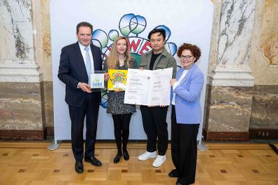 Bundesminister Norbert Totschnig verlieh das &Ouml;sterreichische Umweltzeichen an Unternehmen, die besonders nachhaltig wirtschaften. Die Umweltzeichenverleihung fand im Marmorsaal des Regierungsgeb&auml;udes am Stubenring statt.