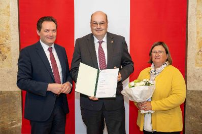 Herr Bundesminister Totschnig bei der Verleihung des Berufstitel "&Ouml;konomierat" im Marmorsaal des Regierungsgeb&auml;udes am Stubenring.