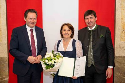 Herr Bundesminister Totschnig bei der Verleihung des Berufstitel "&Ouml;konomierat" im Marmorsaal des Regierungsgeb&auml;udes am Stubenring.