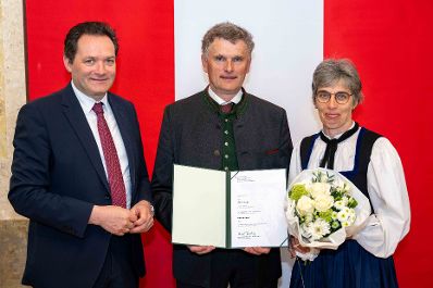 Herr Bundesminister Totschnig bei der Verleihung des Berufstitel "&Ouml;konomierat" im Marmorsaal des Regierungsgeb&auml;udes am Stubenring.