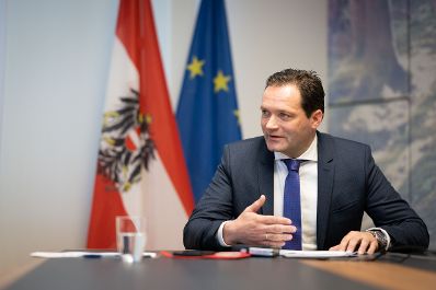 Bundesminister Norbert Totschnig im Interview.