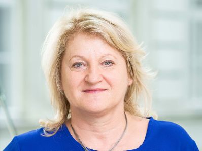 Abteilungsleiterin Dr. Beatrix Bohuslav-Drug, Abteilungsleiterin der Abteilung Pr&auml;s. 2 - &quot;Personal- und Organisationsentwicklung&quot;