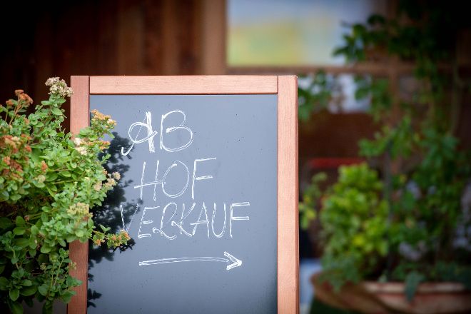 Ab-Hof-Obst- und Gemüseverkauf